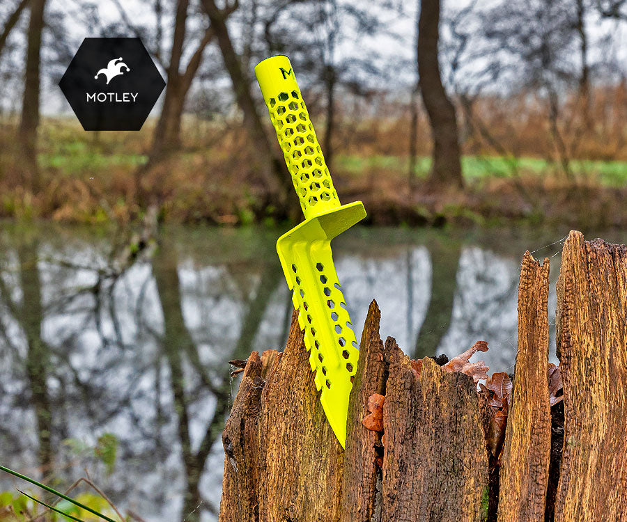 Motley Grass Knife Hand Digger (Yellow) | LMS Metal Detecting